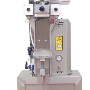 Poluautomatska pluto čepilica P35